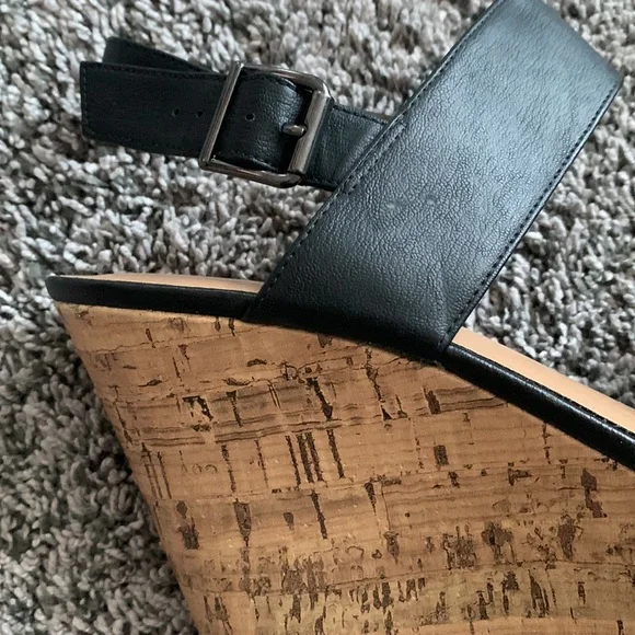 Franco Sarto black wedge sandals - Picture 4 of 5